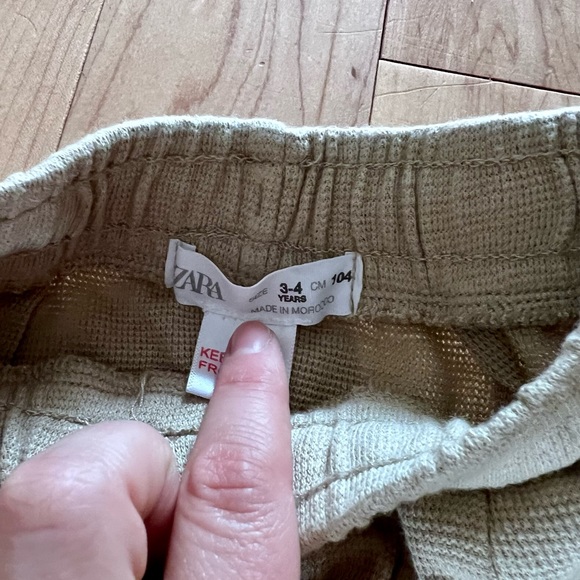 Zara Pants - Picture 2 of 2